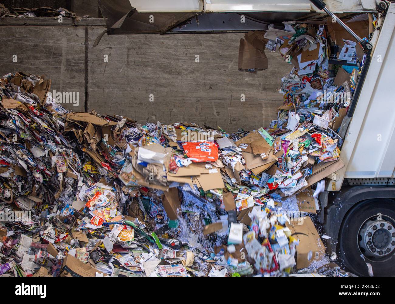 Rosenow, Germany. 09th May, 2023. A waste transporter dumps delivered household waste into the