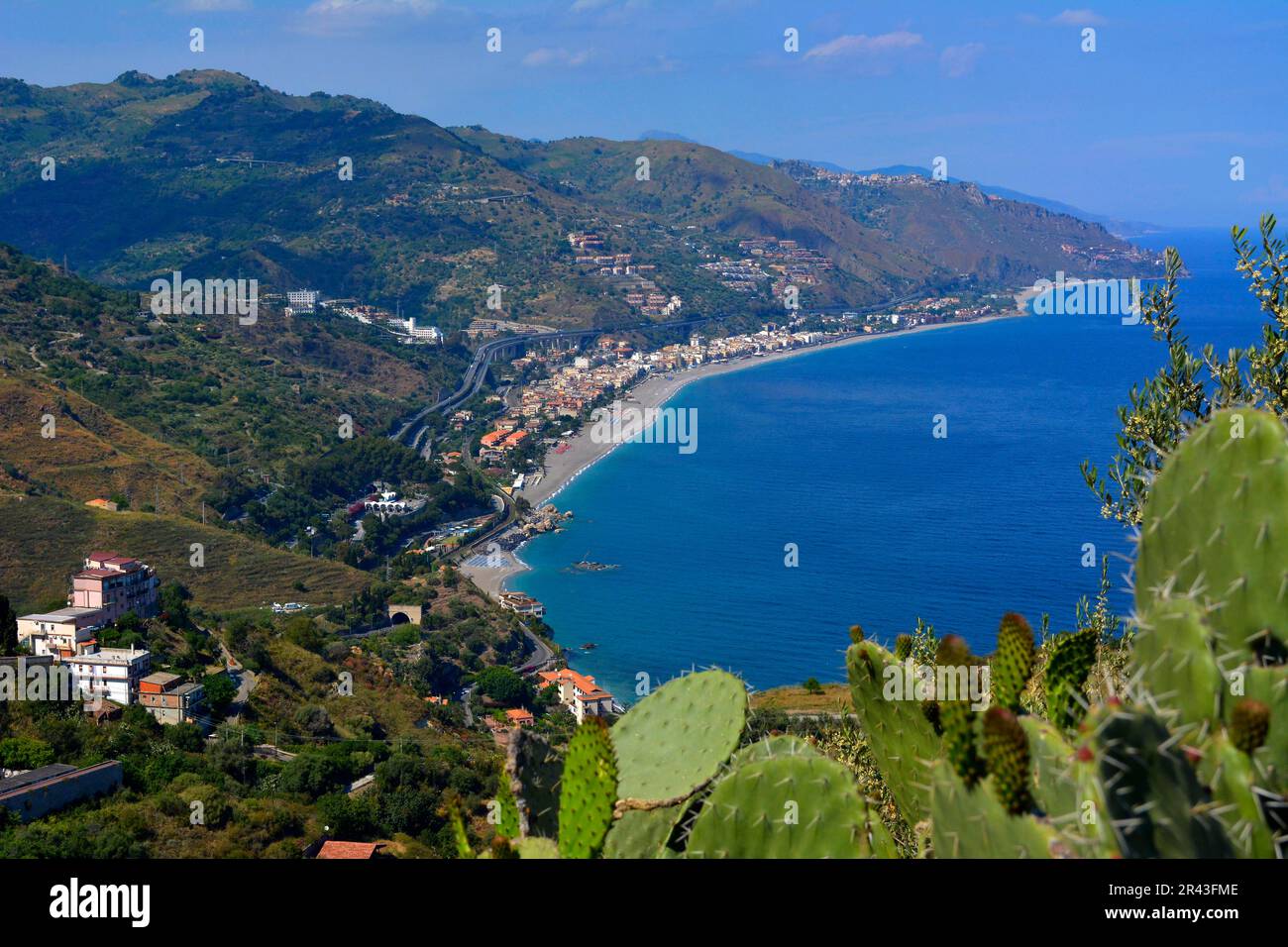 Italy, Italia, Sicily, View from Taormina to the sea, beach of ...