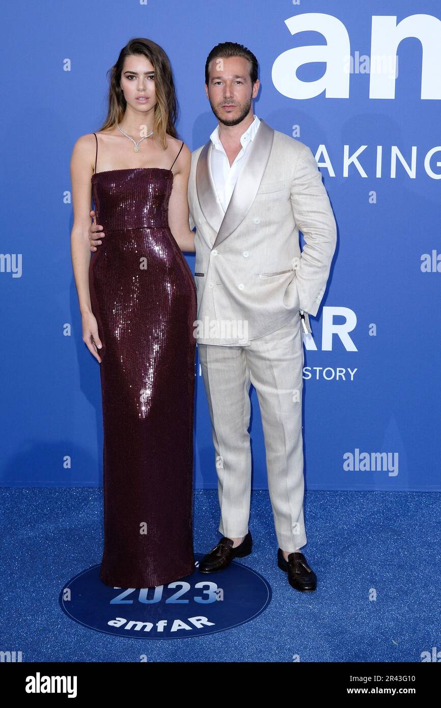 Cannes, France. 25th May, 2023. Helena Gatsby and Richard Myerson photographed during the 29th annual amfAR Gala Cannes at Hotel du Cap, Eden Roc in Antibes, France Picture by Julie Edwards/Alamy Live News Stock Photo