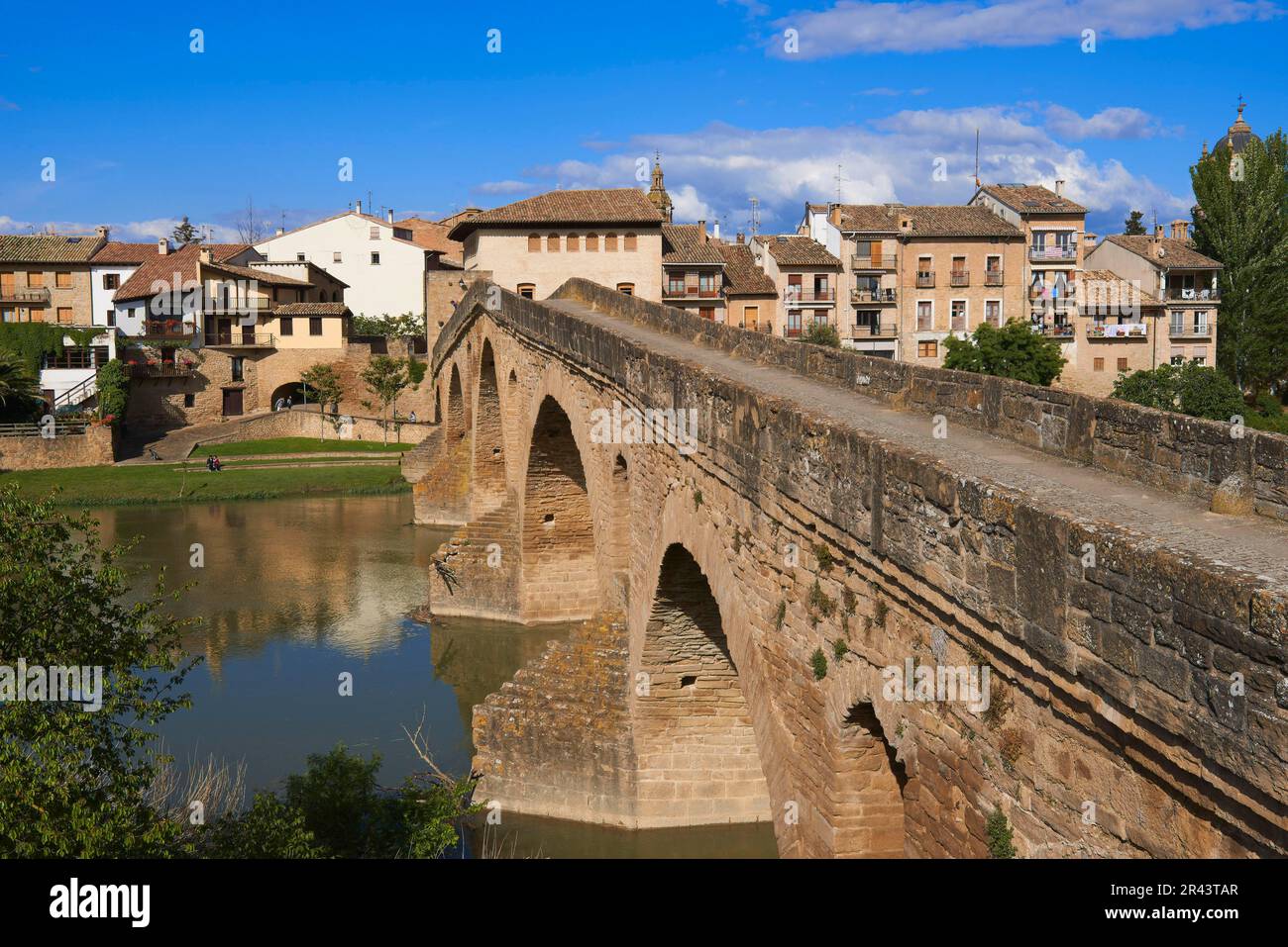 Road to Santiago, Puente la Reina, Gares, Medieval bridge, Arga River ...