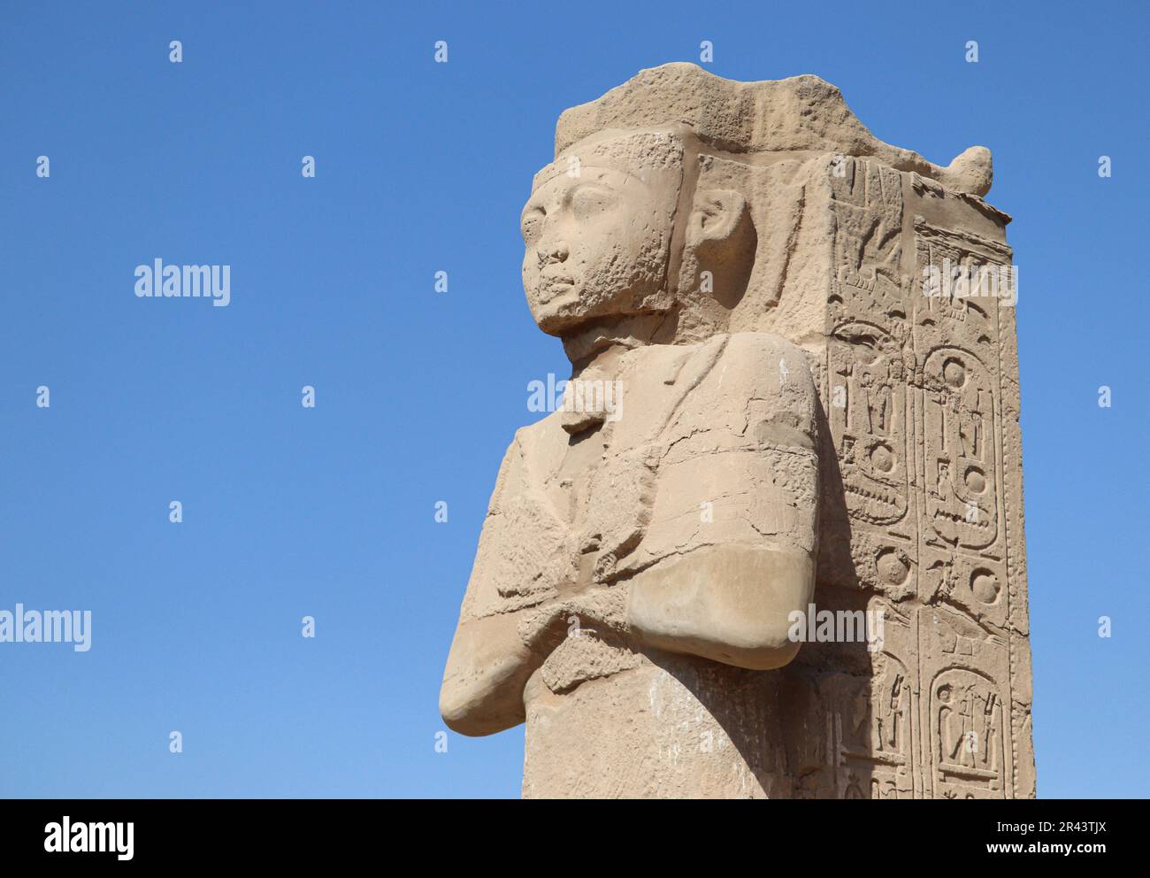 Ancient egyptian statues at Karnak temple, Luxor, Egypt Stock Photo Alamy