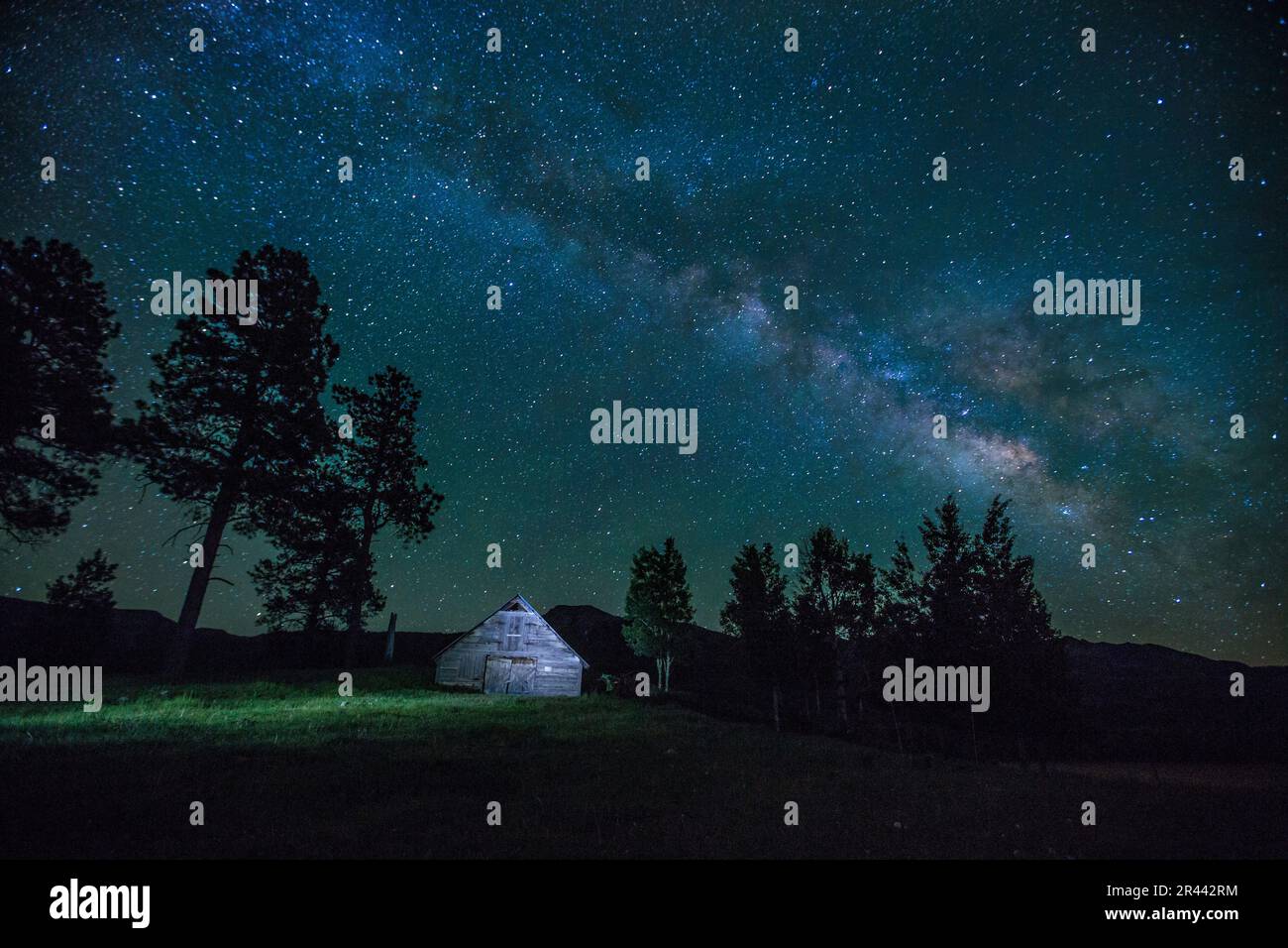 Milky way over mountains in hi-res stock photography and images - Alamy