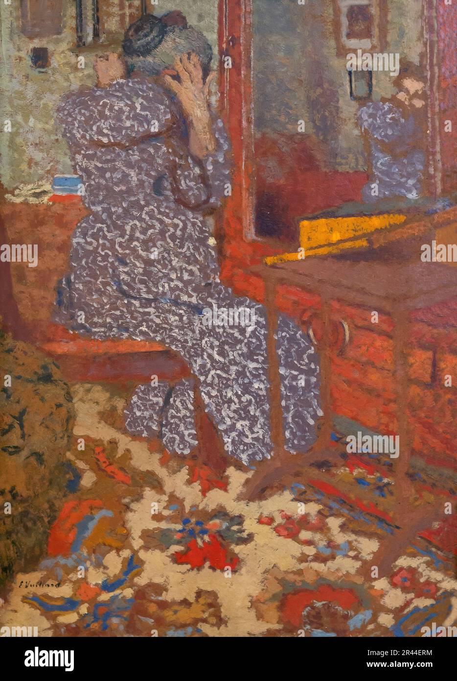 Madame Vuillard Arranging Her Hair, Edouard Vuillard, 1900 Stock