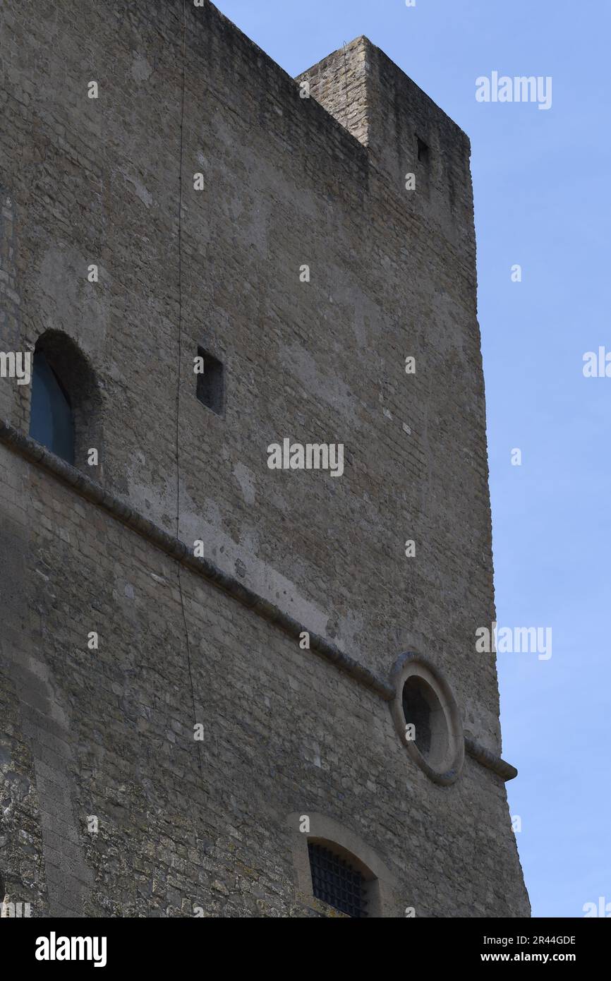 Decorazione della porta di ingresso al Castelo Sant'Angelo di Napoli Stock Photo