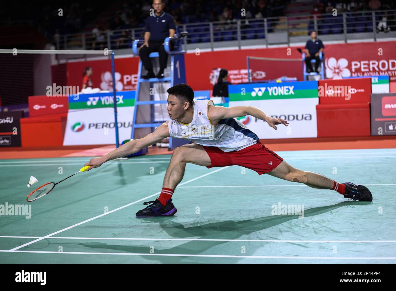Kuala Lumpur, Malaysia. 25th May, 2023. Lee Zii Jia of Malaysia plays against Lin Chun-Yi of Chinese Taipei during the Men's Singles second round match of the Perodua Malaysia Masters 2023 at Axiata Arena. Lin Chun-Yi of Chinese Taipei won with scores; 15/21/21 : 21/12/19. Credit: SOPA Images Limited/Alamy Live News Stock Photo