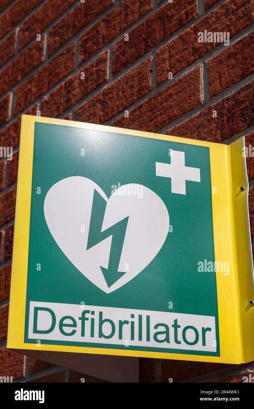 Location of defibrillator hires stock photography and images Alamy