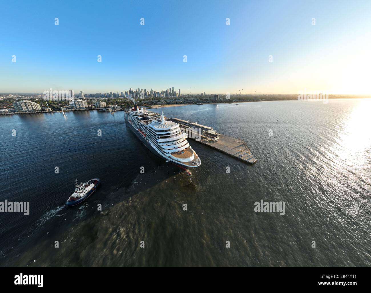 Melbourne, VIC, Australia 10th Dec 2022 Queen Elizabeth Cruise Ship visiting Melbourne in Melbourne, VIC, Australia 10th Dec 2022 Queen Elizabeth Cruise Ship visiting Melbourne in