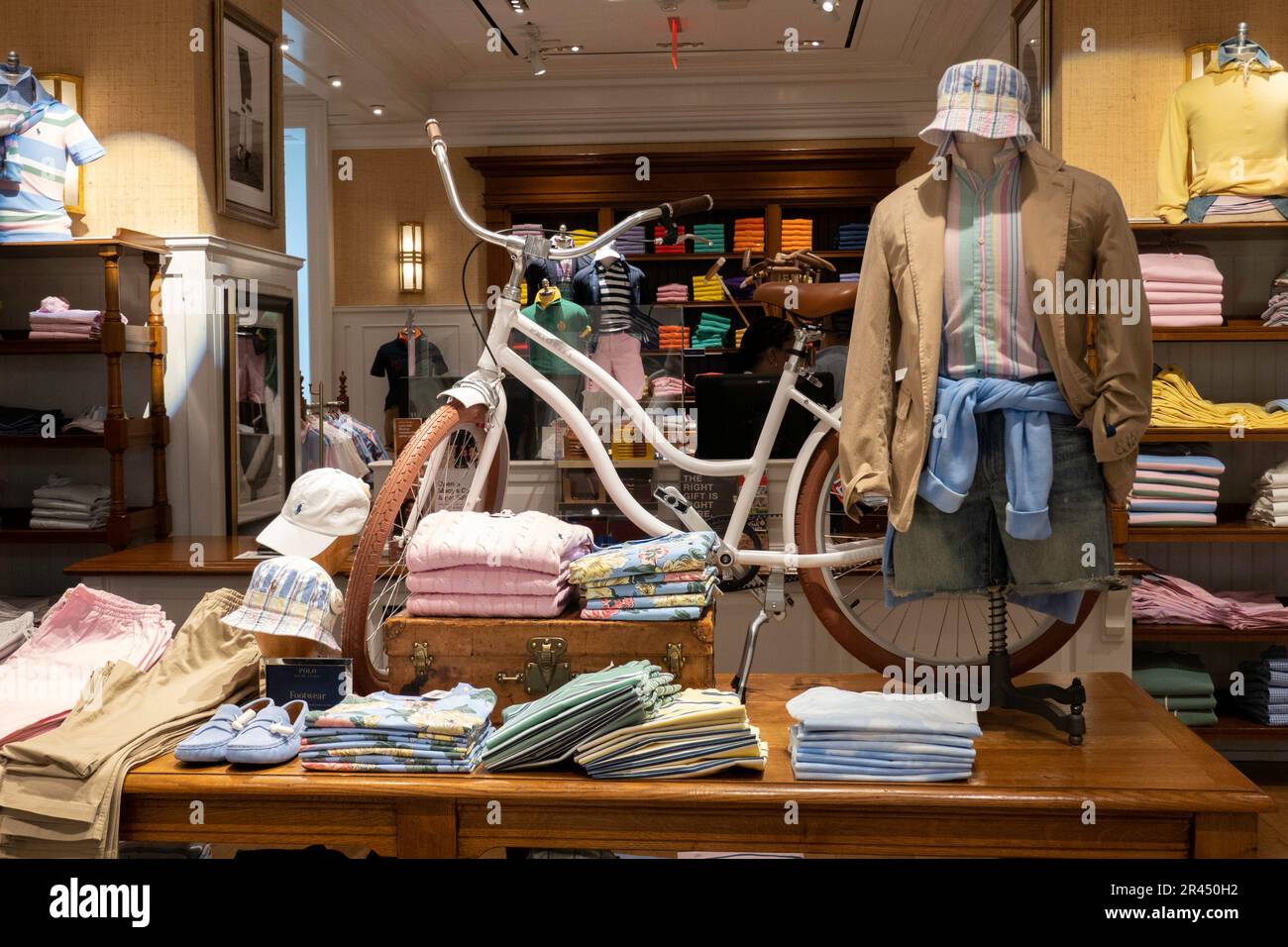 New york city ralph lauren hi-res stock photography and images - Alamy
