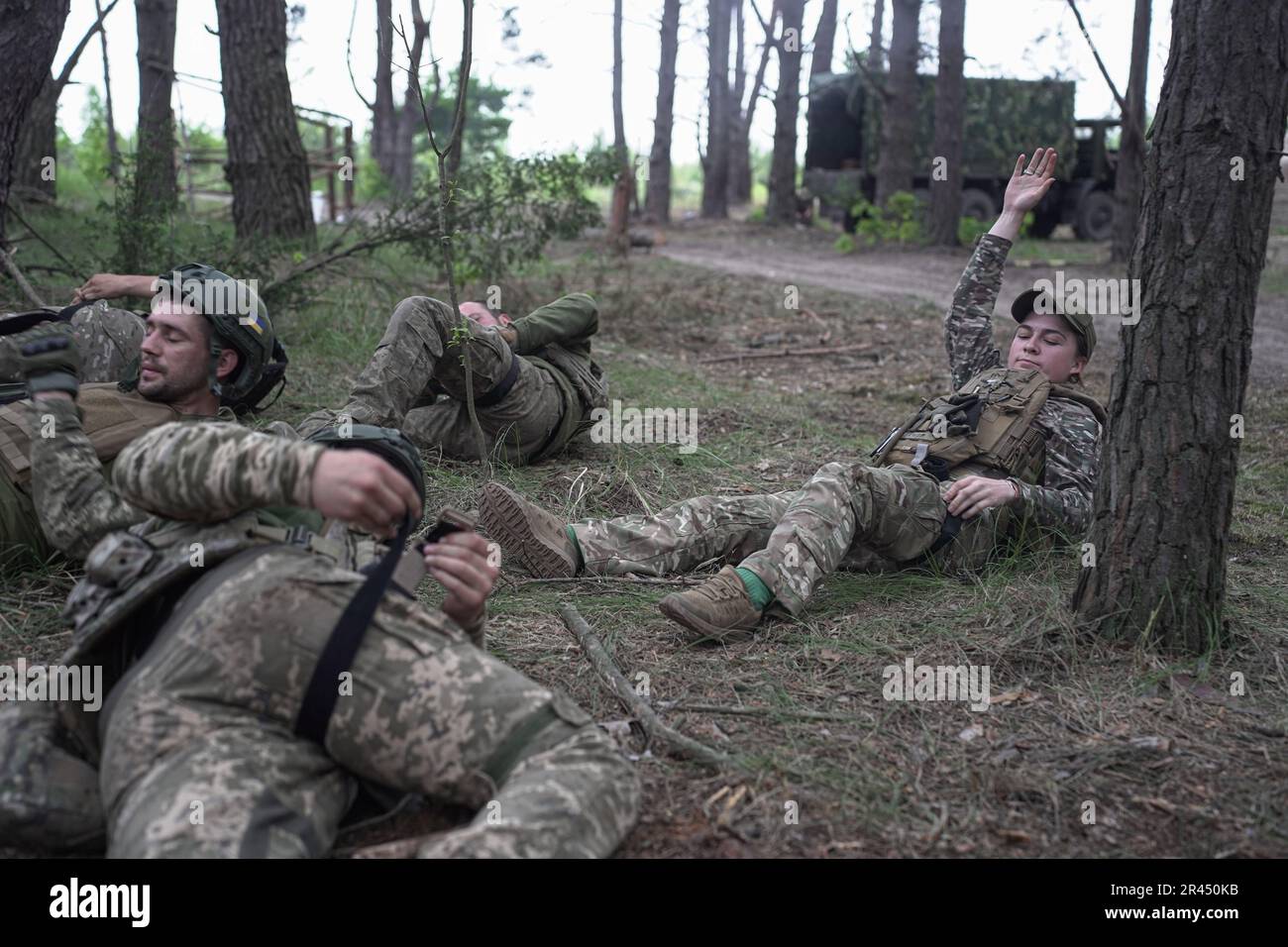 Kyiv Oblast, Ukraine. 25th May, 2023. Ukrainian soldiers practice