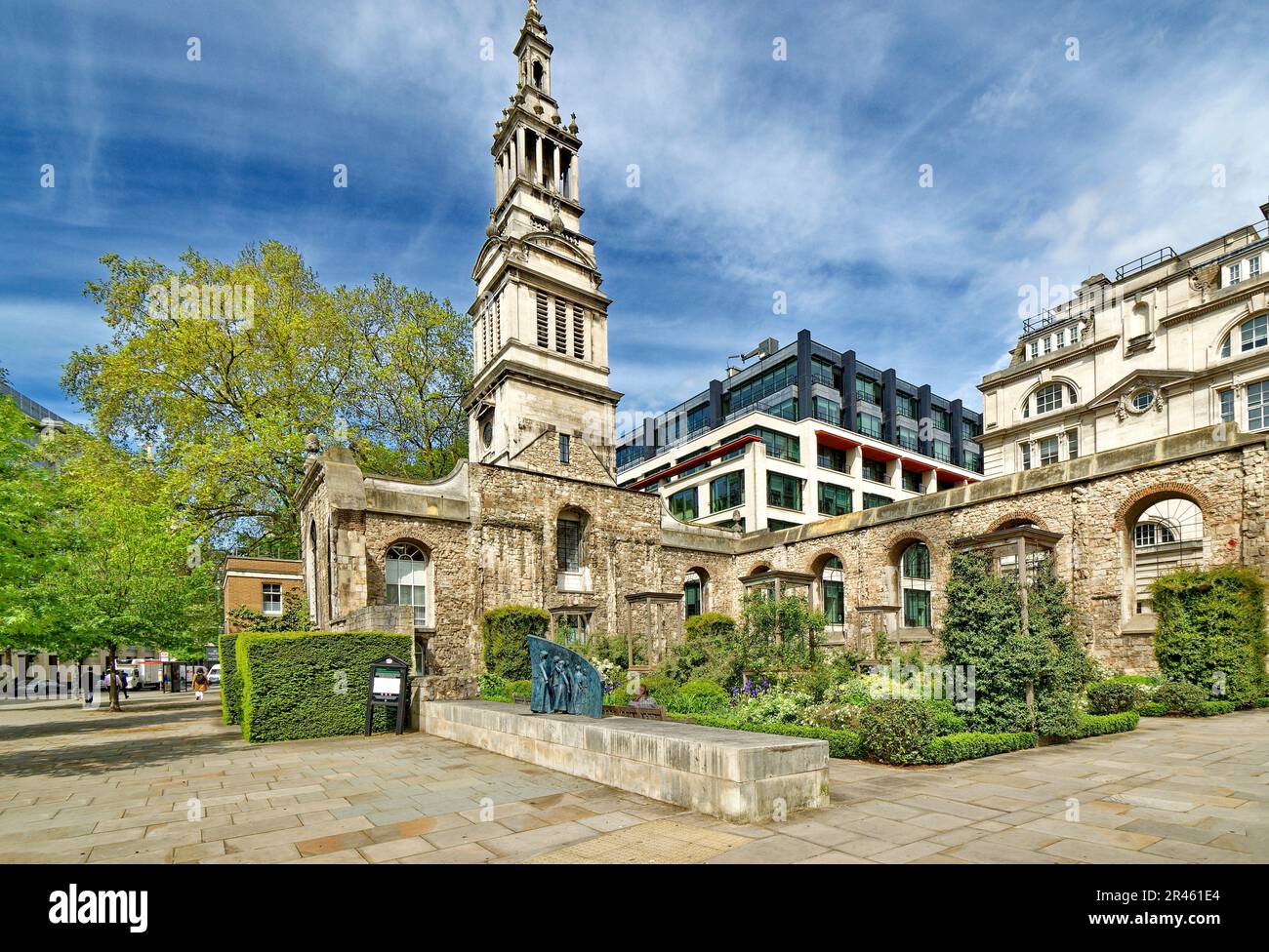 London Christchurch Greyfriars Church Garden In 1989 the garden was relaid as a rose garden with clematis and climbing roses Stock Photo