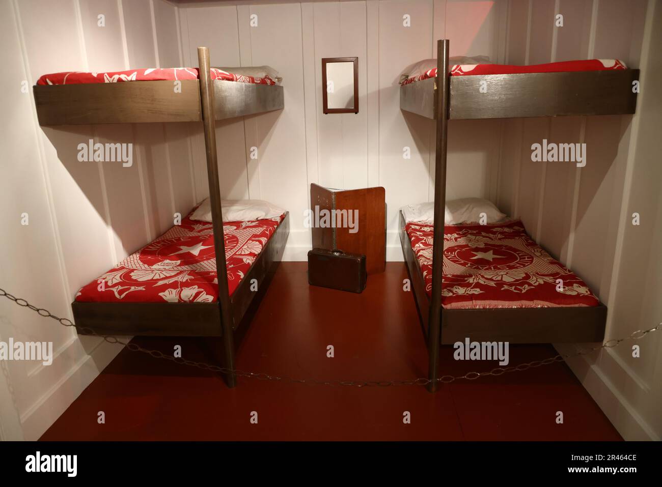 Third class cabin titanic hi-res stock photography and images - Alamy