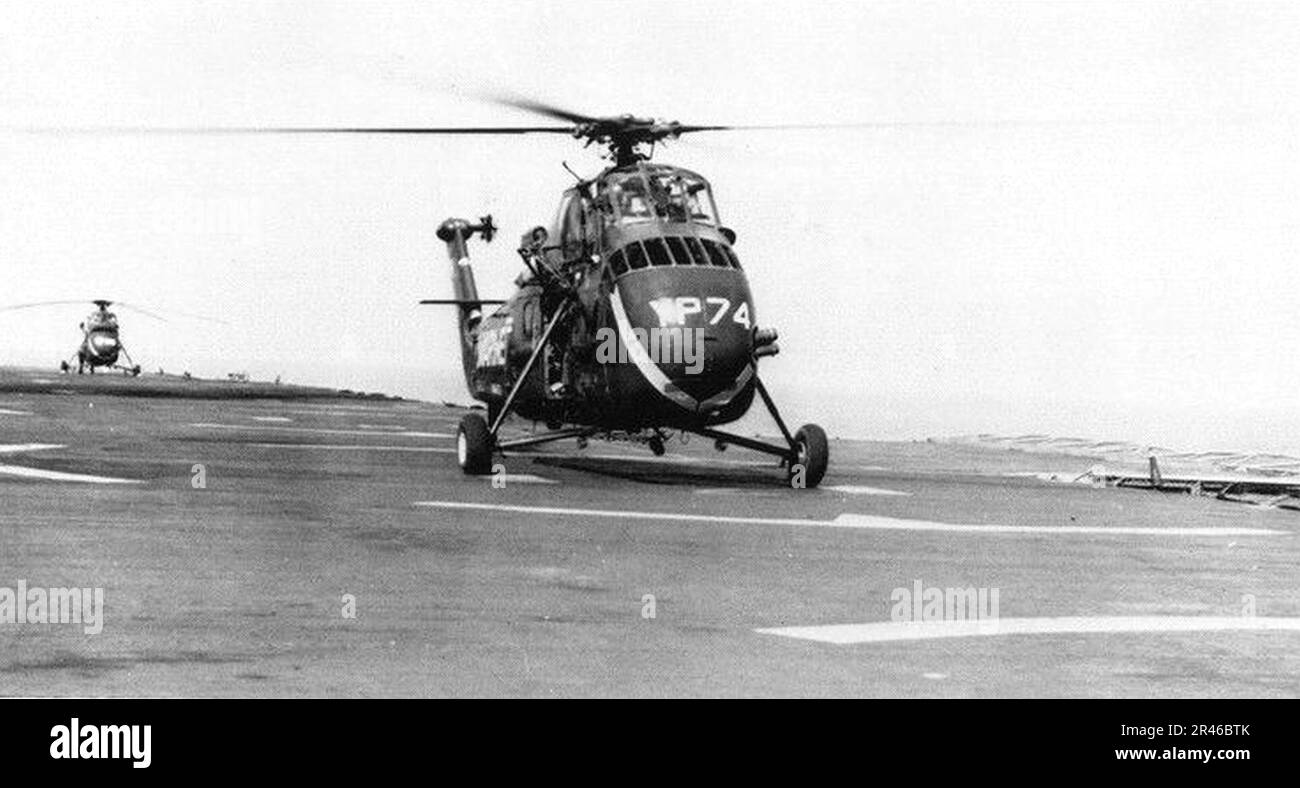 UH-34D of HMM-163 on USS Pronceton (LPH-5) in 1963 Stock Photo