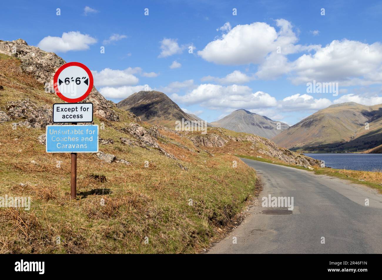Roadsign at Wastwater in the Lake District, England Stock Photo