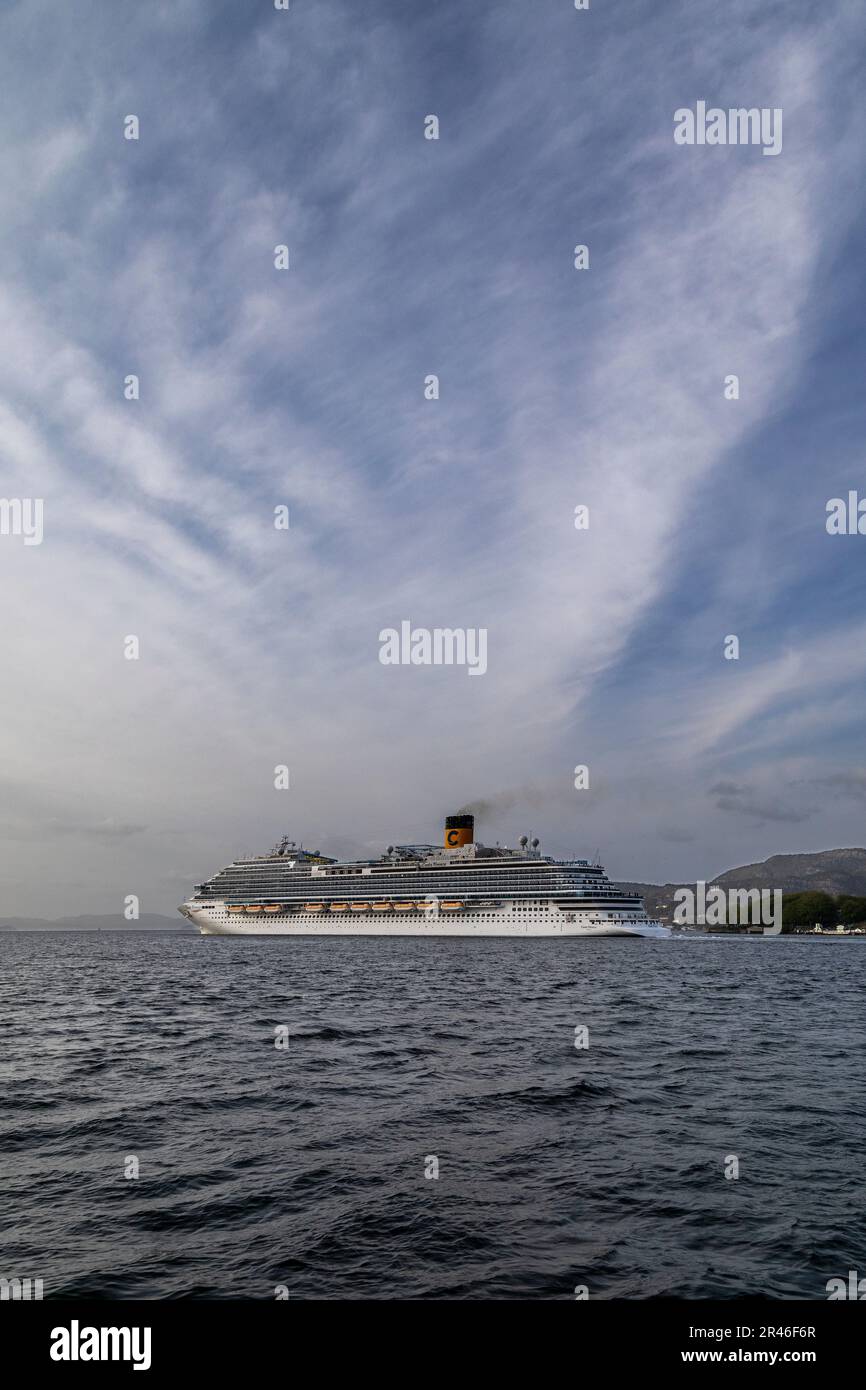 Costa cruise ship departing hi-res stock photography and images - Alamy