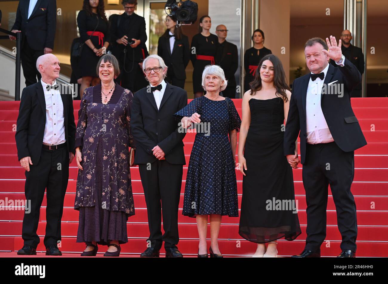 Cannes, France. 26th May, 2023. CANNES, FRANCE. May 26, 2023: Paul Laverty, Rebecca O'Brien, Lesley Ashton, Director Ken Loach, Ebla Mari & Dave Turner at the premiere for The Old Oak at the 76th Festival de Cannes. Picture Credit: Paul Smith/Alamy Live News Stock Photo
