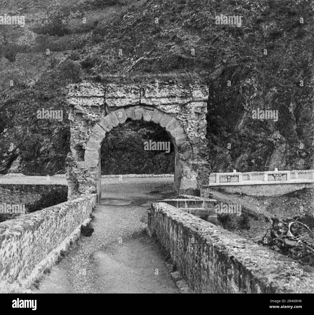 Un dels caps del pont del Diable de Martorell (Extracted Restored