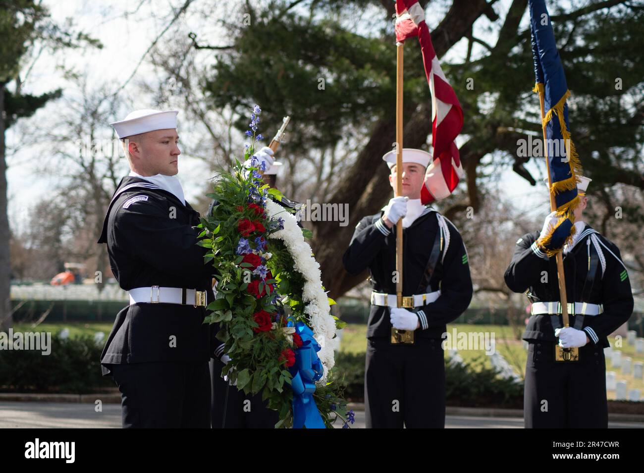 230215NFK3181173 ARLINGTON, Va. (Feb. 15, 2023) A wreath bearer lays