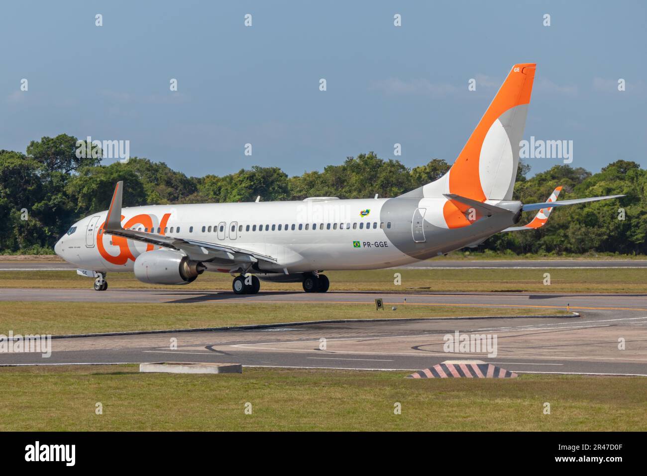 GOL Airlines plane, taxiing on the taxiway from Santarem Airport (SBSN). A Boeing 737-800, registration PR-GGE. Stock Photo