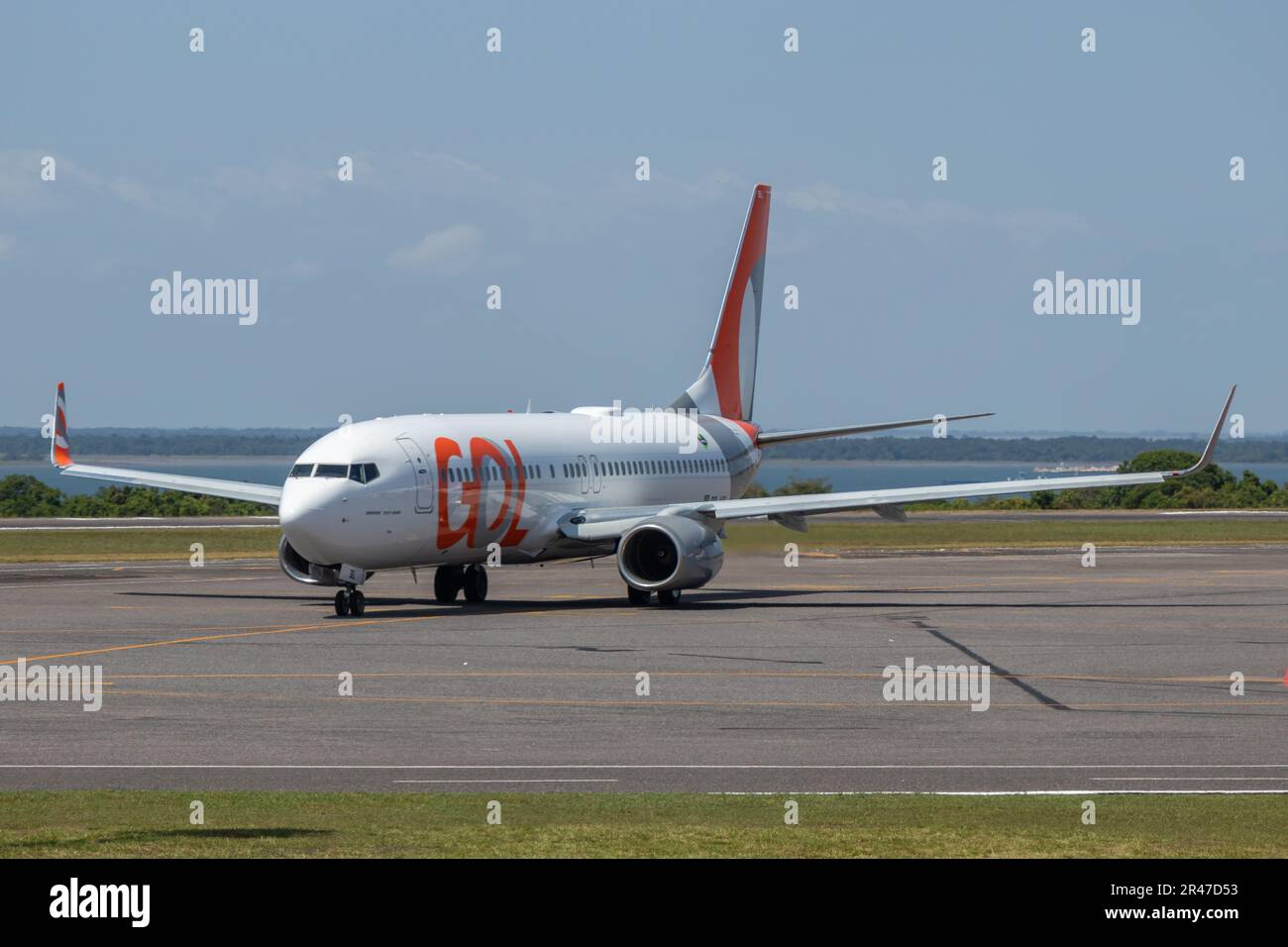 GOL Airlines plane, taxiing on the taxiway from Santarem Airport (SBSN). A Boeing 737-800, registration PR-VBL. Stock Photo
