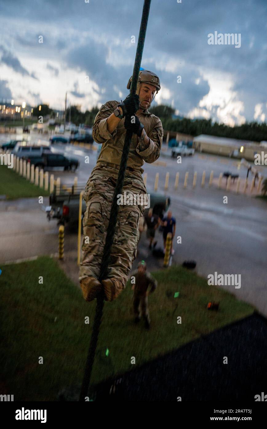 Execute Rope SANTA RITA, Guam (Jan. 12, 2023) – Sailors assigned to Explosive ...