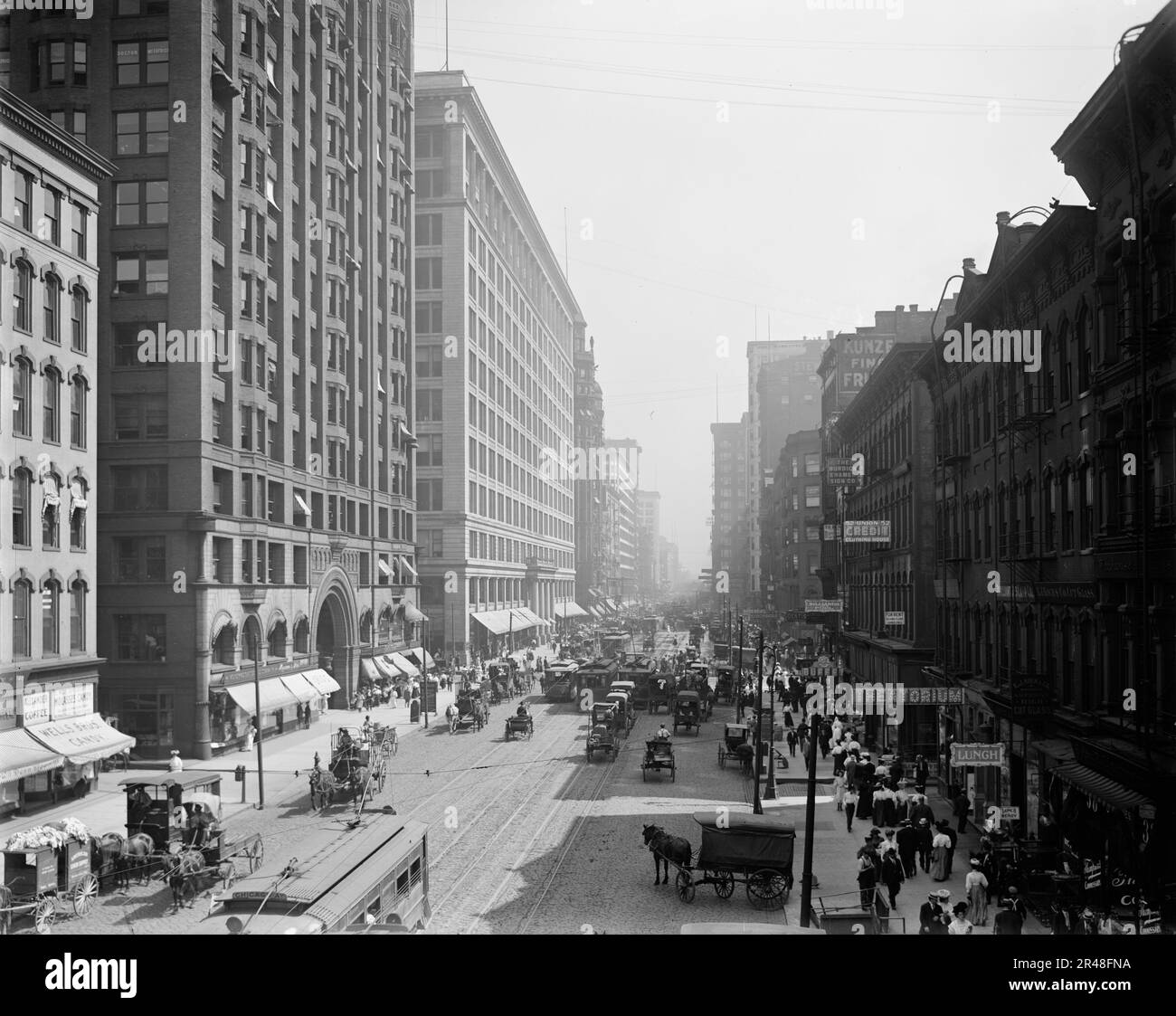 State Street, south from Lake Street, Chicago, Ill., between 1900 and