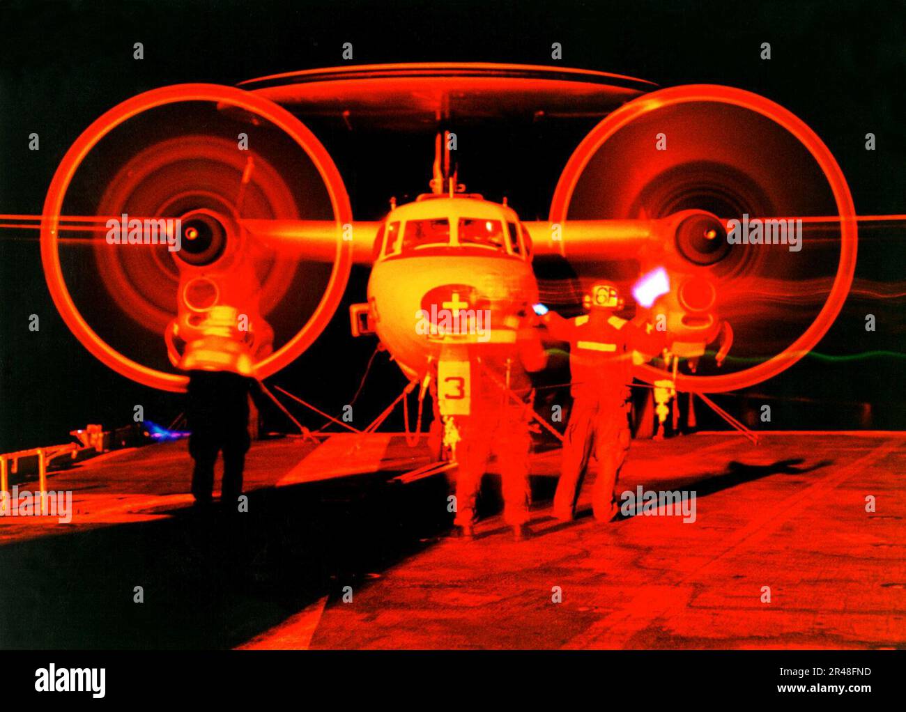 US Navy E-2C Hawkeye high power test on fligh deck Stock Photo - Alamy