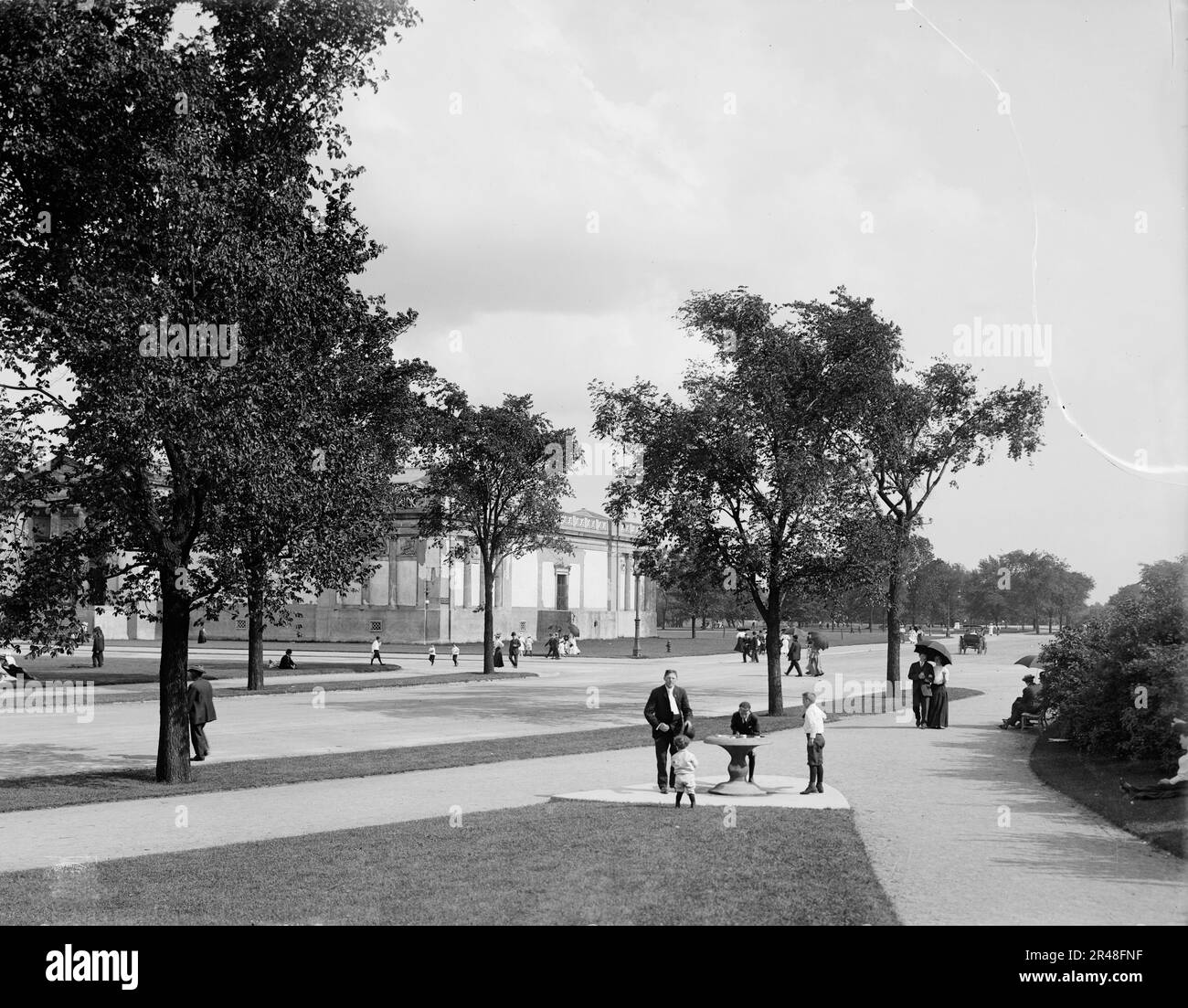 Driveway near Field Museum [of Natural History], Jackson Park, Chicago