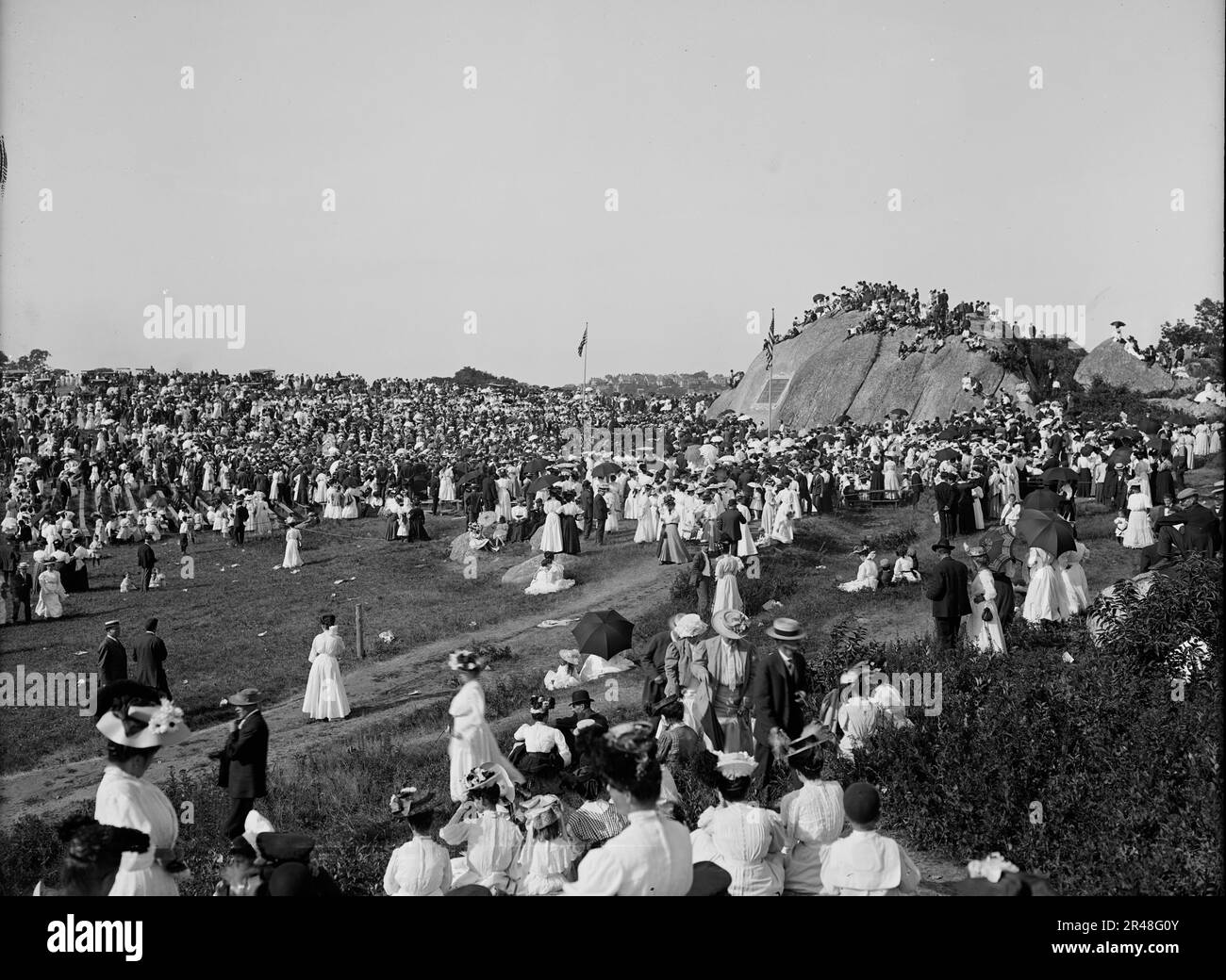 Unveiling tablet commemorating first settelment [sic] of Mass. Bay Colony, Stage Fort Park, Gloucester, Mass., c1907. Tablet Rock. Stock Photo