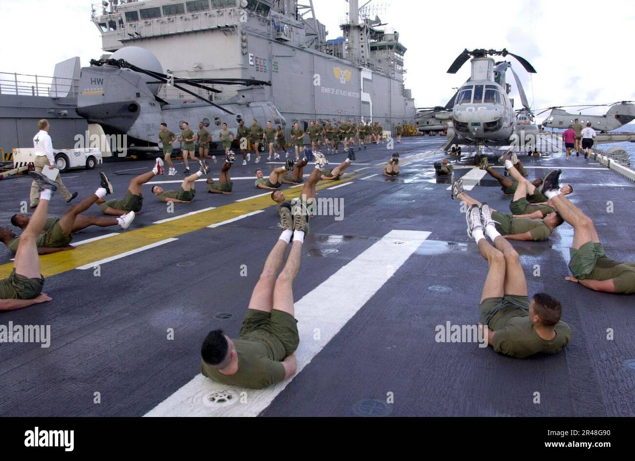 US Navy USS Bataan (LHD 5 Stock Photo Alamy