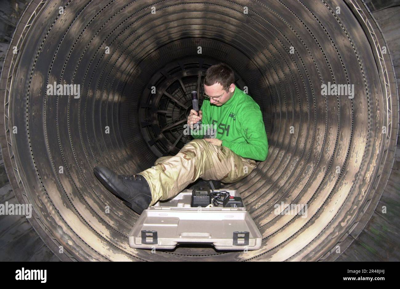 Engine Exust Core US Navy USS Kitty Hawk - F-14 exhaust core Stock Photo - Alamy