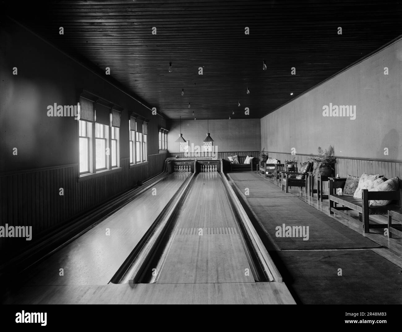 Bowling alleys, Paul Smith's casino, Adirondack Mountains, between 1900 and 1905. Stock Photo