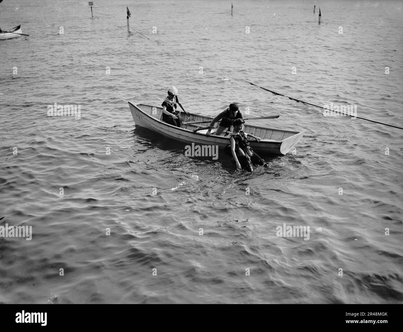 Female drowning rescue Black and White Stock Photos & Images - Alamy