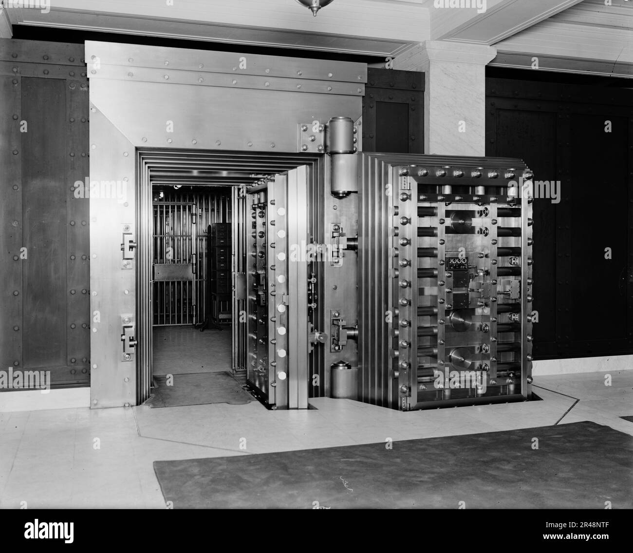 25-ton door, safe deposit vault, main office, Old Colony Trust Company
