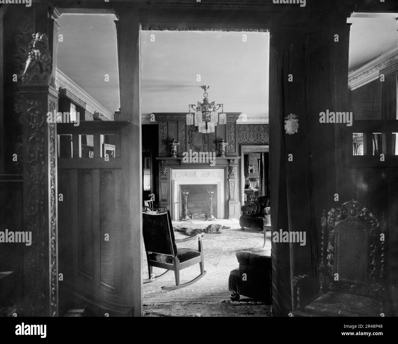 Residence of A. Buhl, Iroquois Avenue, hall and parlor, Detroit, Mich., between 1905 and 1915. Stock Photo