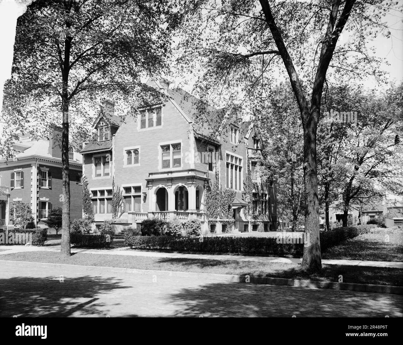 Residence of Mr. Fair, 40 Putnam Avenue, Detroit, Mich., between 1905 and 1915. Stock Photo