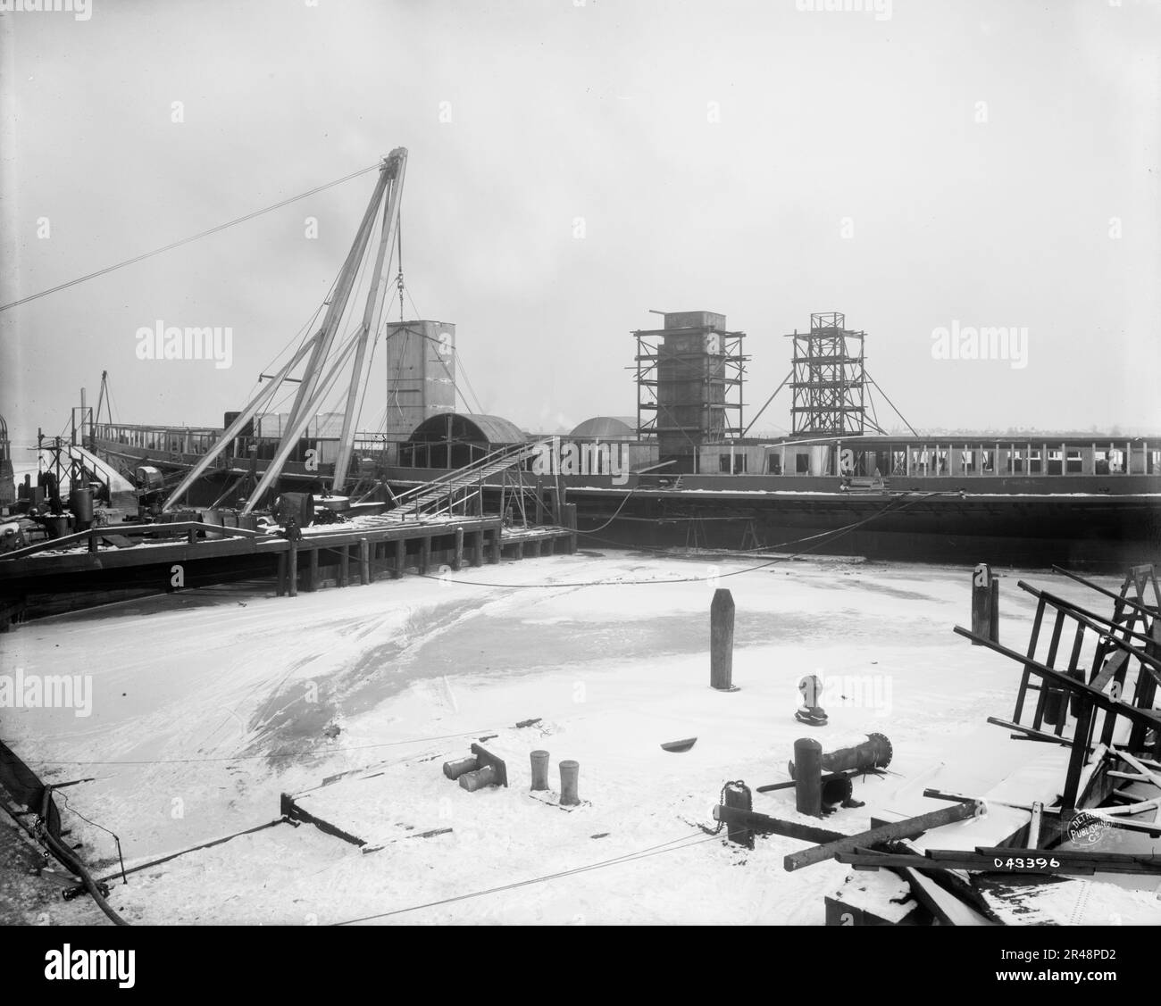 Broadside ship view Black and White Stock Photos & Images - Alamy