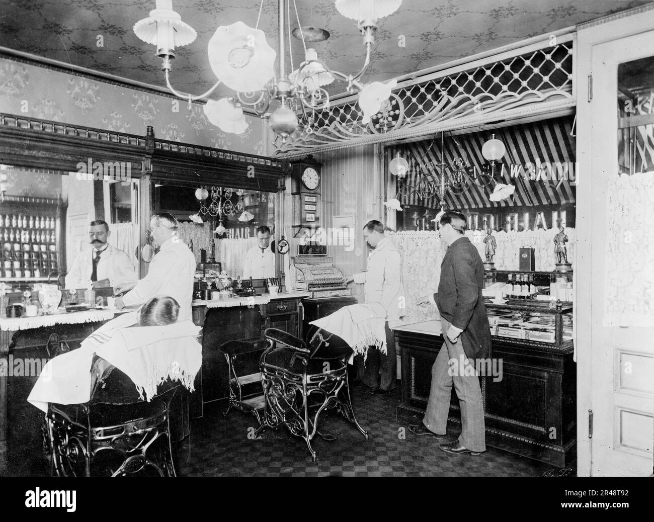Old barbers chair Black and White Stock Photos & Images Alamy