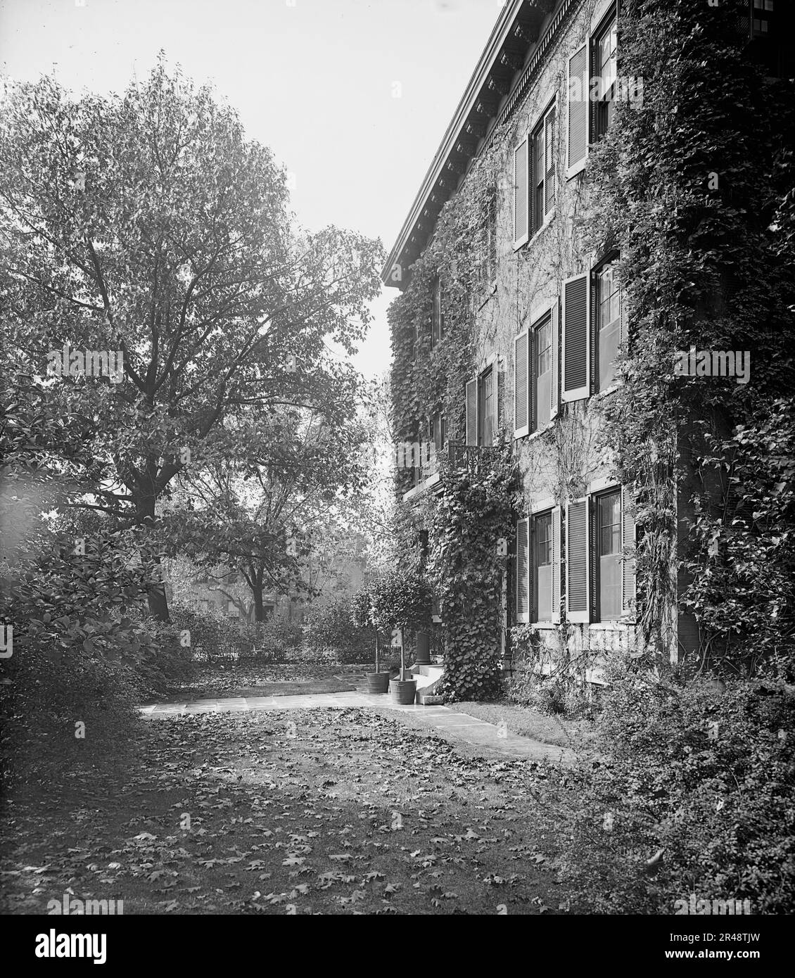 J.H. Patterson's residence, Dayton, Ohio, between 1900 and 1905 Stock ...
