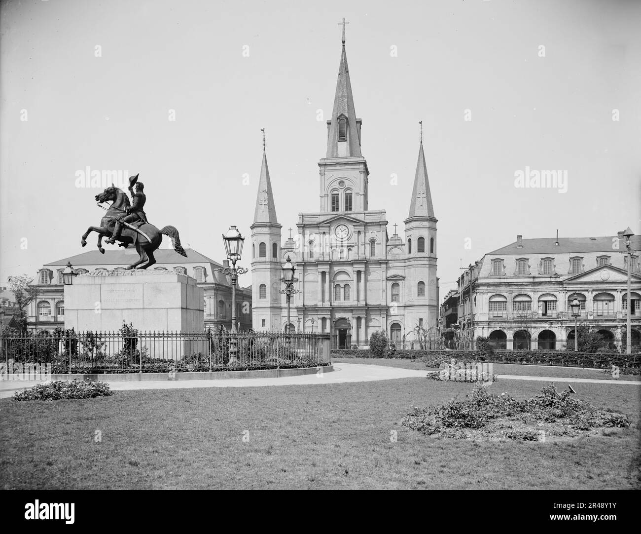 Statue outside cathedral Black and White Stock Photos & Images - Alamy