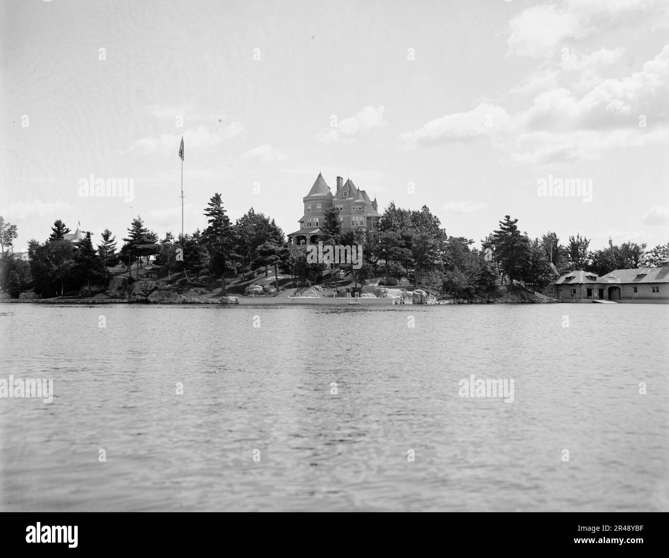 Thousand island house Black and White Stock Photos & Images Alamy