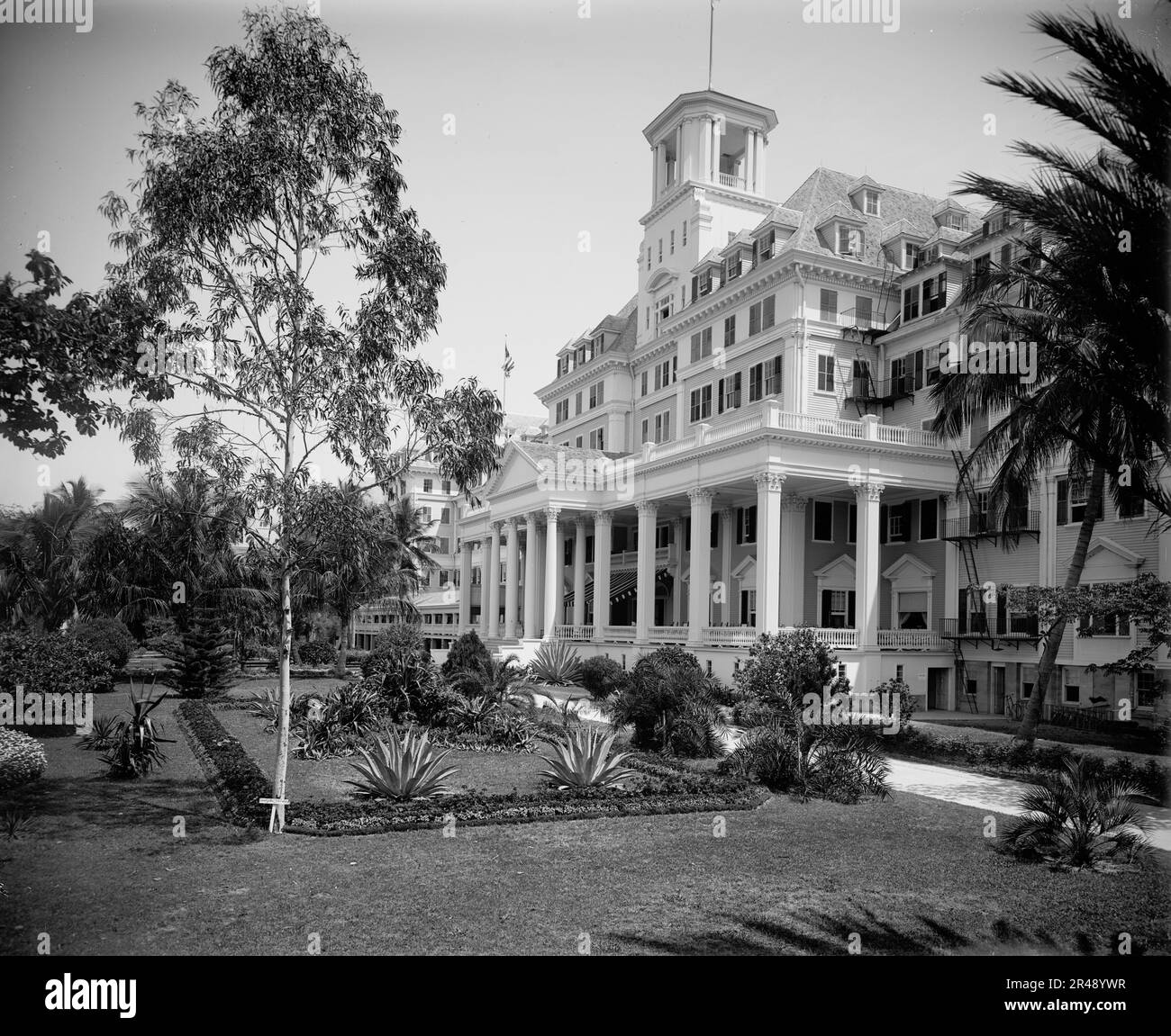 The Royal Poinciana Hotel, entrance, Palm Beach, Fla., 1902. Stock Photo