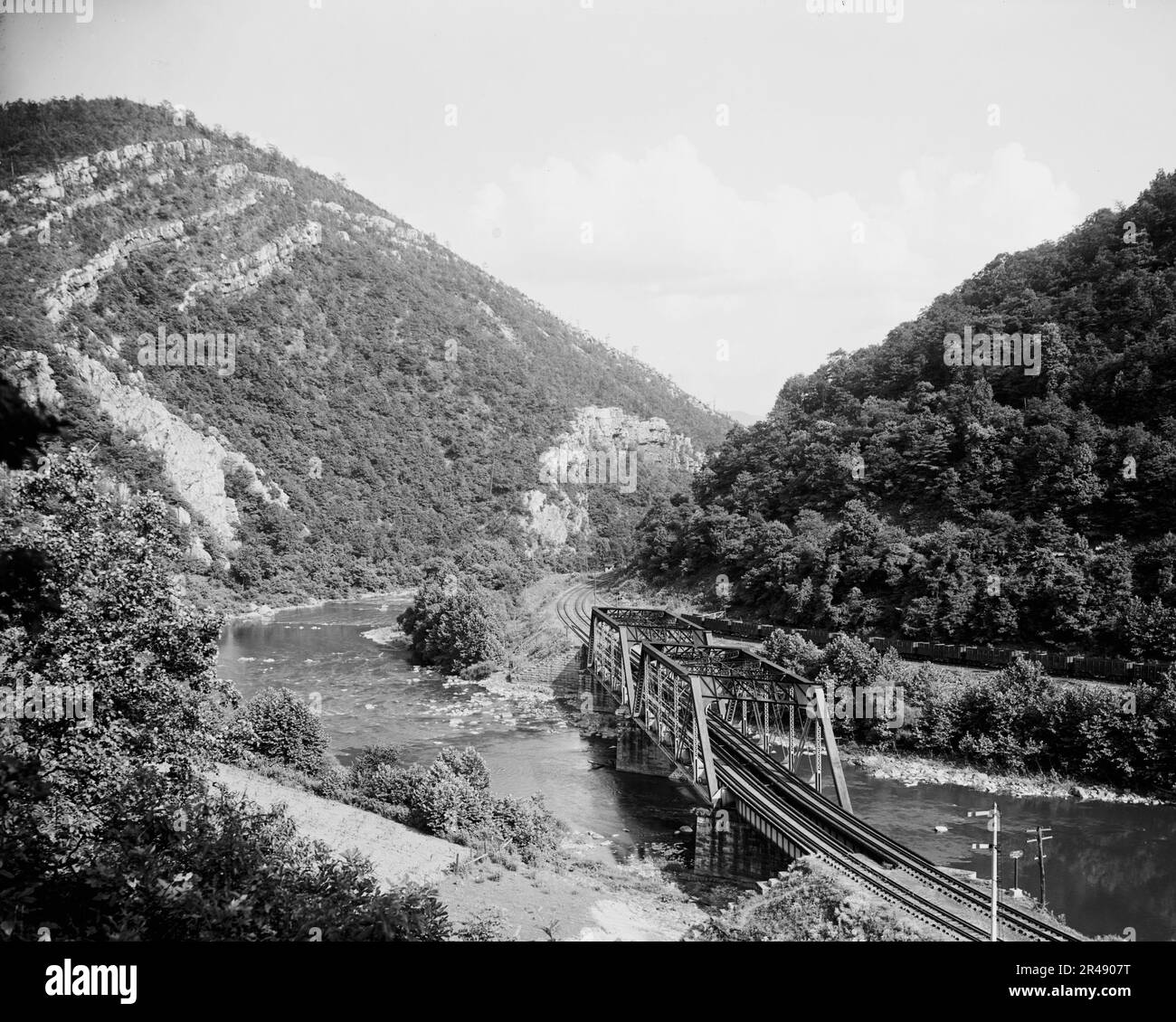 James River Water Gap, Chesapeake &amp; Ohio Railway, Clifton Forge, Va., between 1900 and 1915. Stock Photo