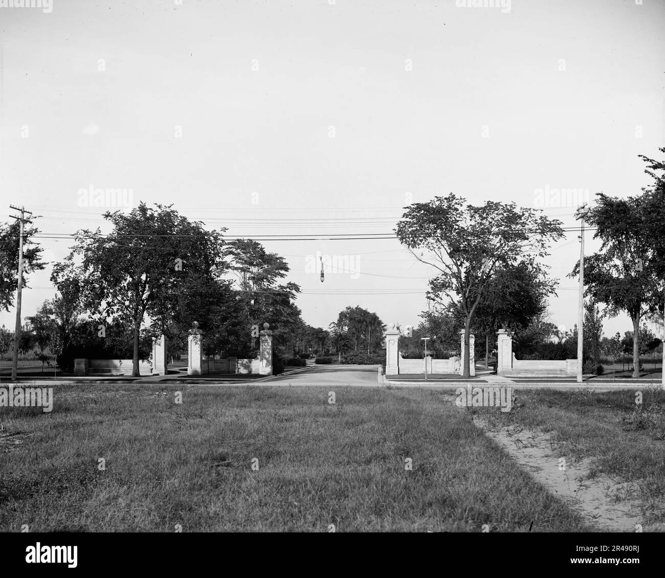 Entrance to Detroit, Woodward Avenue and E. Boston Boulevard, Detroit