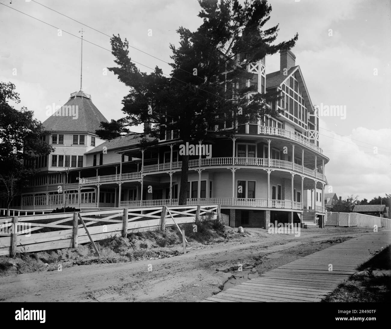 Avery beach hotel hi-res stock photography and images - Alamy