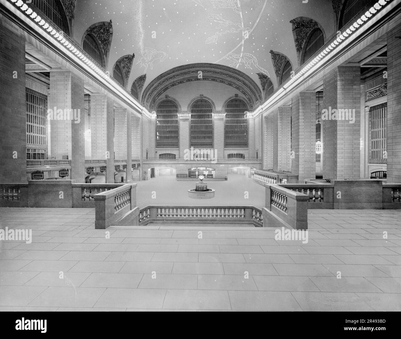 Main concourse, Grand Central Terminal, N.Y. Central Lines, New York ...