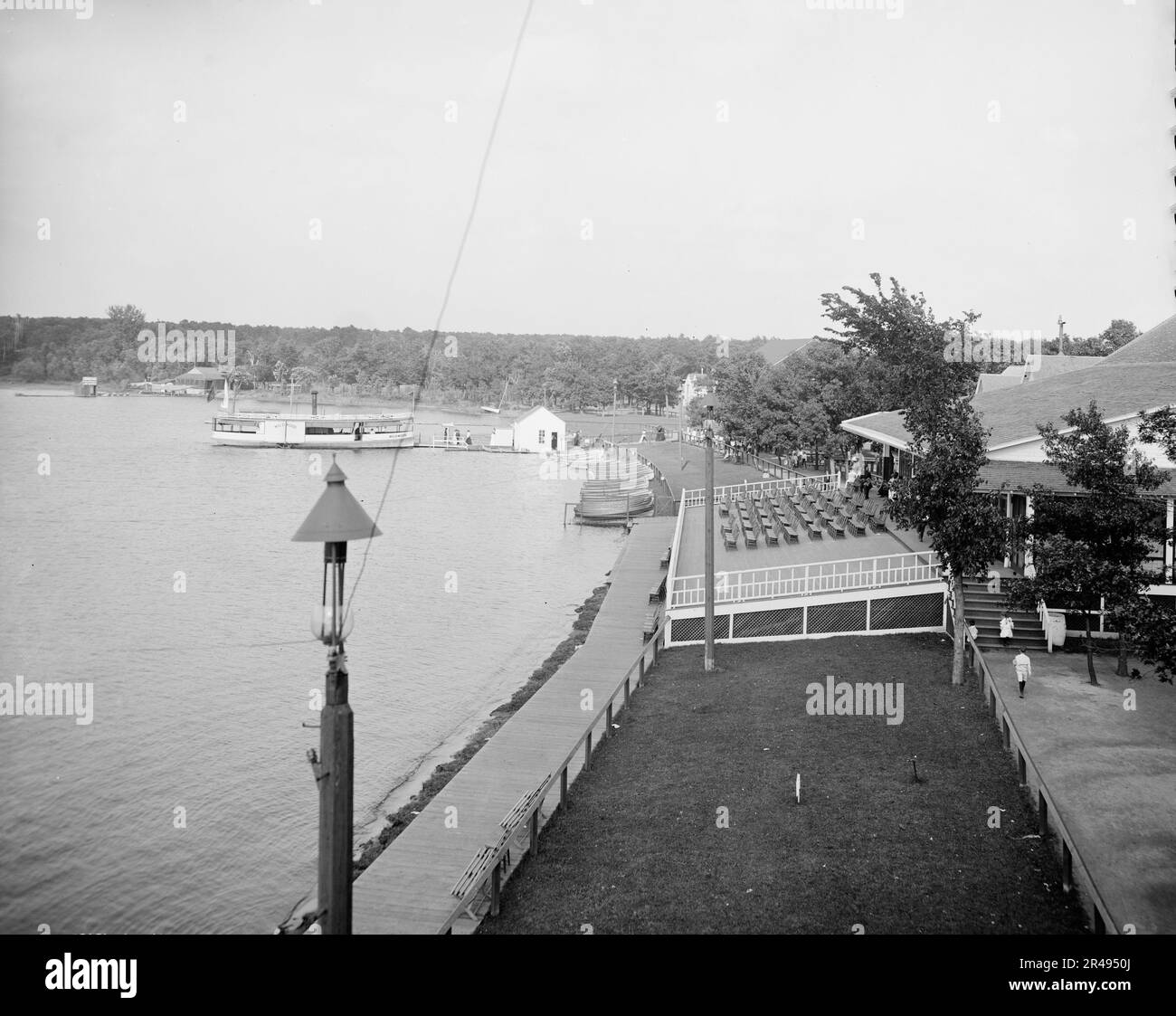 Lake shore and pavilion at Wildwood, White Bear Lake, near St. Paul, Minn., between 1900 and 1905. Stock Photo