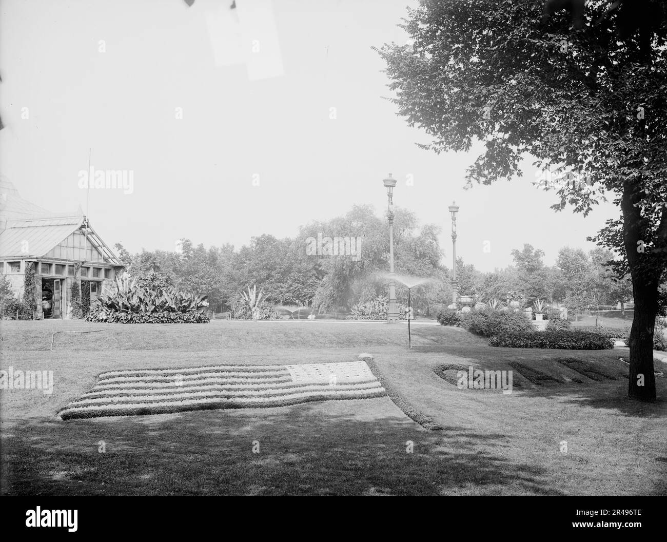 Flower flag, Lincoln Park, Chicago, 1900 Oct 3 Stock Photo Alamy