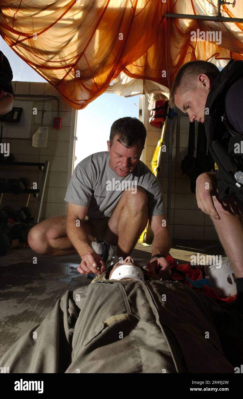 Navy Rescue US Navy Students at the Aviation Rescue Swimmer School drill on ...