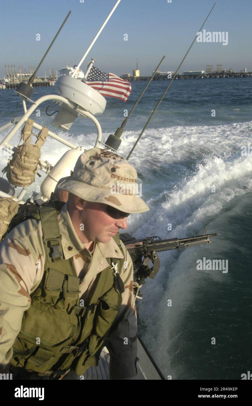 US Navy Turning port, Coast Guard Boatswain's Mate Stock Photo Alamy
