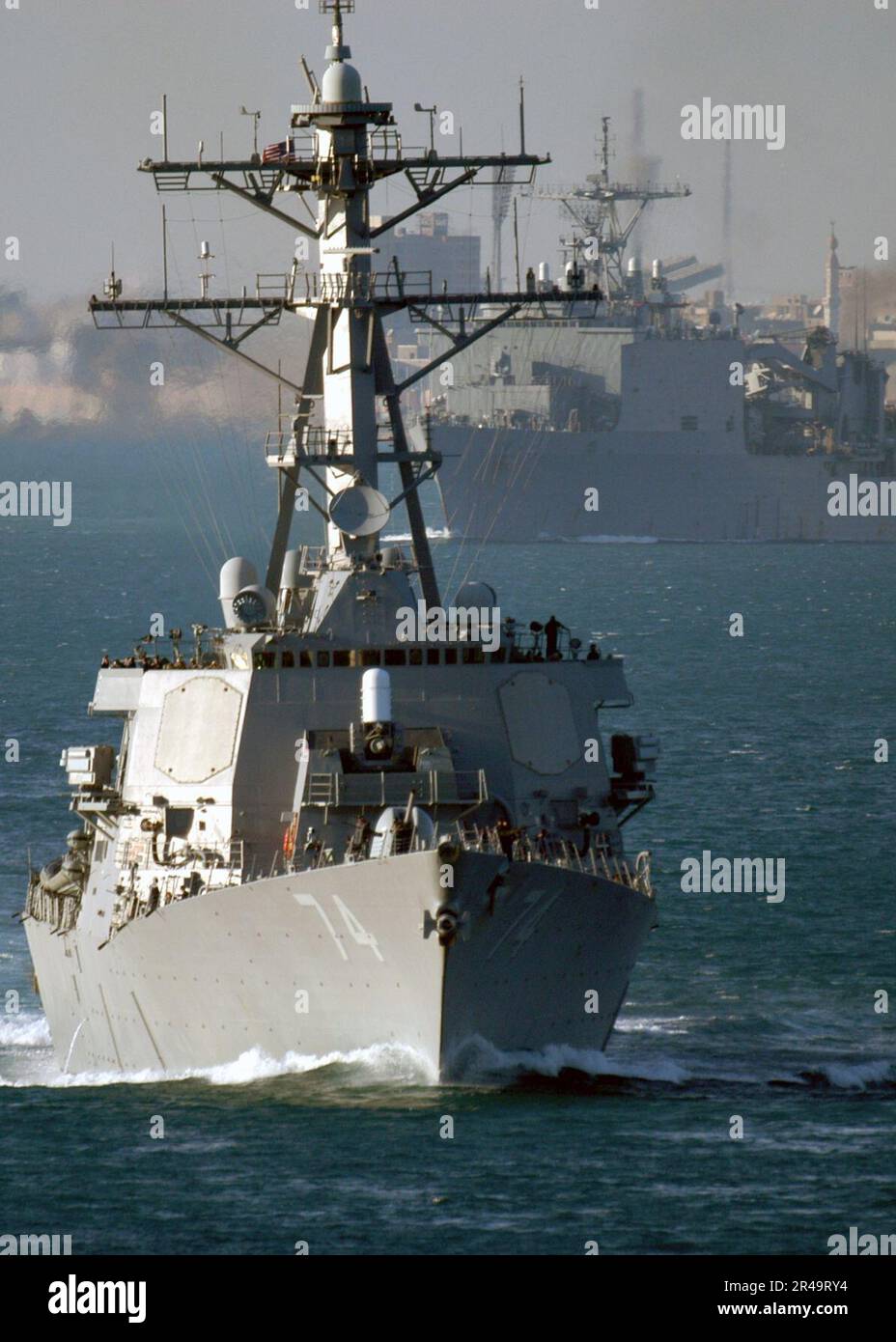 US Navy The guided missile destroyer USS McFaul (DDG 74) leads the dock landing ship USS Whidbey Island (LSD 41) through the daylong transit of the Suez Canal Stock Photo